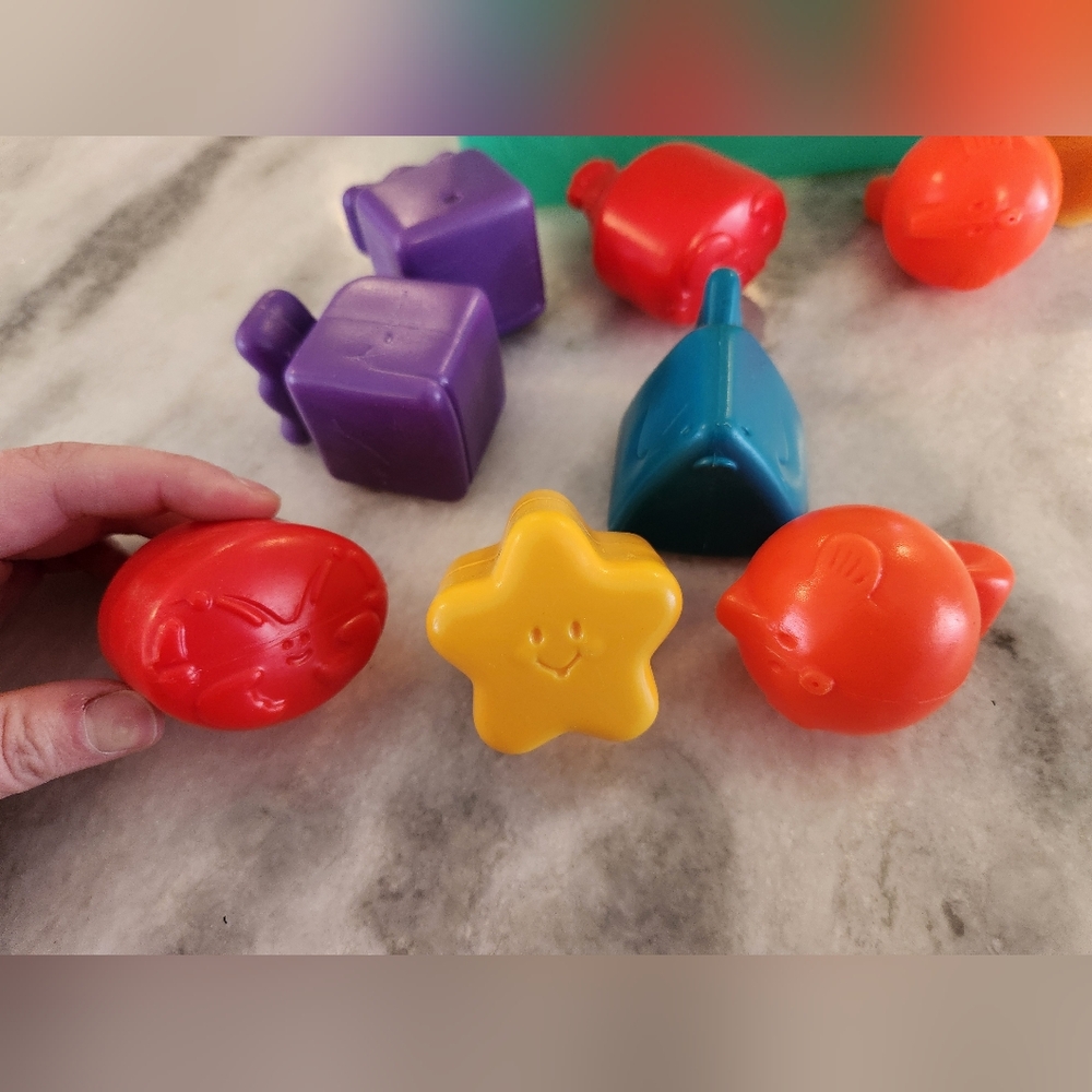 Little Tikes Vintage 90's Plastic Fish Shape Sorter - Picture 2 of 4